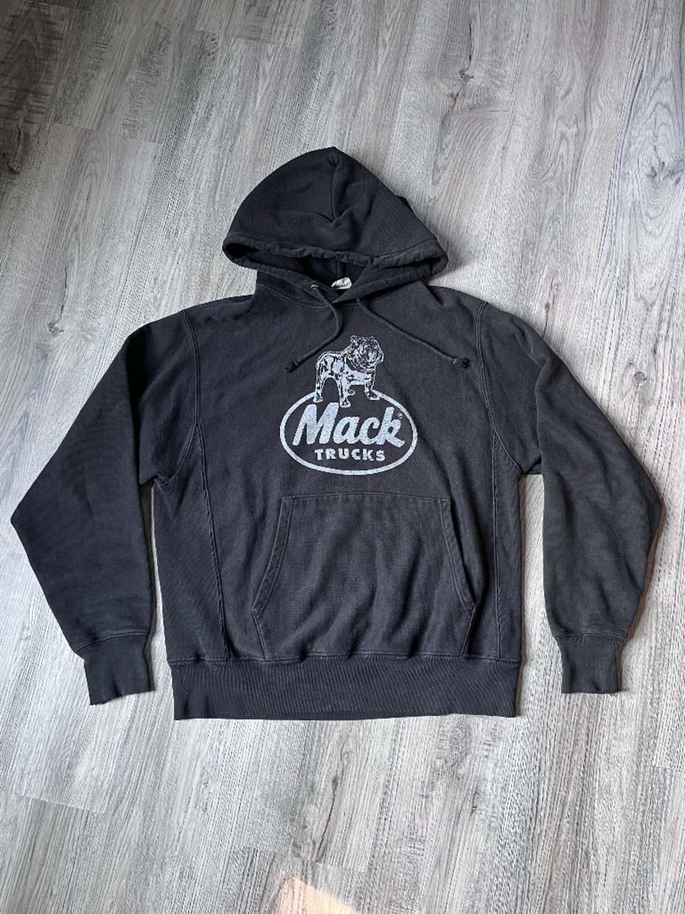 VTG Mack Trucks Black Champion Reverse Weave size M Heavyweight Trucking Hoodie